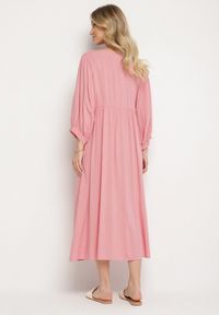 Born2be - Różowa Rozkloszowana Sukienka z Wiskozy z Wiązaniem przy Dekolcie Tilania. Okazja: na co dzień. Kolor: różowy. Materiał: wiskoza. Styl: casual #4