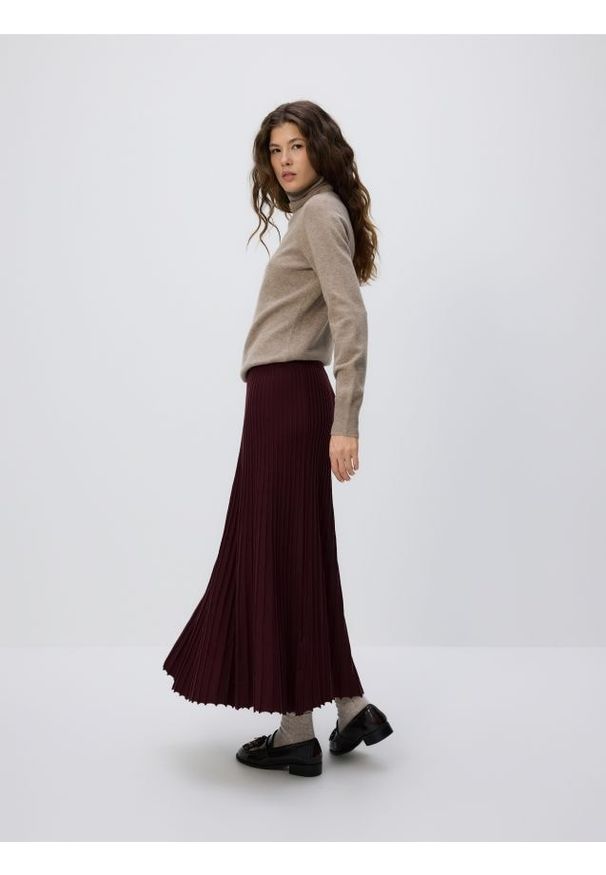 Reserved - Spódnica z prążkowanej dzianiny - mahoniowy. Kolor: brązowy. Materiał: dzianina, prążkowany