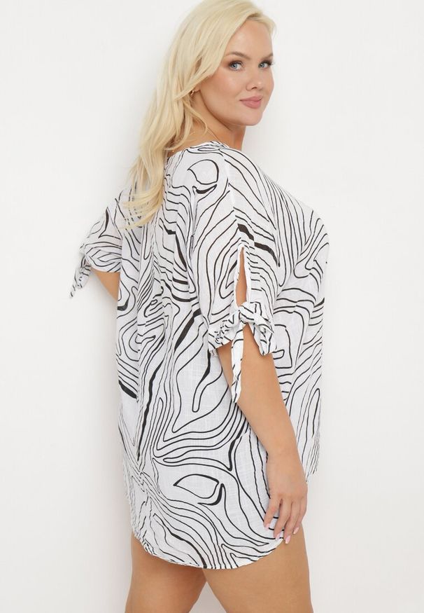 Born2be - Biała Bluzka z Ozdobnym Wiązaniem przy Rękawach Fialia. Okazja: na co dzień, do pracy, na spotkanie biznesowe. Kolekcja: plus size. Kolor: biały. Materiał: jeans. Styl: casual, elegancki, biznesowy