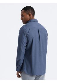 Ombre Clothing - Bawełniana męska koszula z kieszenią REGULAR FIT - niebieska V3 OM-SHCS-0147 - XXL. Typ kołnierza: kołnierzyk klasyczny. Kolor: niebieski. Materiał: bawełna. Długość rękawa: długi rękaw. Długość: długie. Styl: klasyczny #4