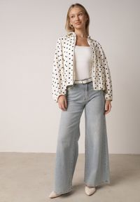 Born2be - Jasnobeżowa Bluza w Groszki z Wiskozą o Nietoperzowym Kroju z Kołnierzykiem Rayo. Okazja: na co dzień, do pracy. Kolor: beżowy. Materiał: wiskoza. Wzór: grochy. Styl: casual, elegancki, retro #8