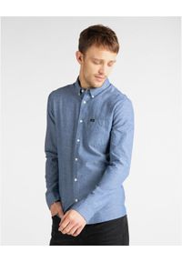 Lee - MĘSKA KOSZULA MATERIAŁOWA LEE SLIM BUTTON DOWN L66XDDLR 112116699. Typ kołnierza: button down. Materiał: materiał #1