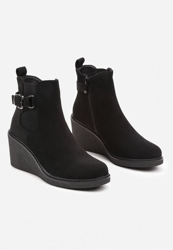 Born2be - Czarne Botki w Stylu Sztybletów na Koturnie Ozdobione Paskiem Erinnda. Zapięcie: pasek. Kolor: czarny. Materiał: jeans. Wzór: aplikacja. Obcas: na koturnie. Styl: elegancki