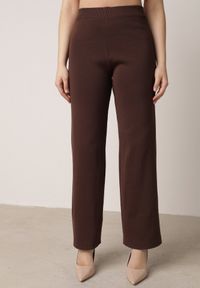 Born2be - Brązowy Komplet z Wiskozą Kamizelka z Ozdobami 3D i Szerokie Spodnie Eleti. Kolor: brązowy. Materiał: wiskoza. Wzór: aplikacja #2
