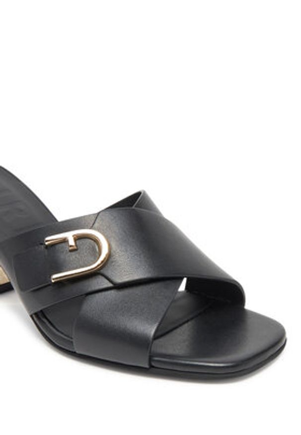 Furla Klapki Chic YJ41HIC A.0203 0455S Czarny. Kolor: czarny. Materiał: skóra
