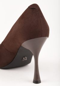 Born2be - Brązowe Szpilki Vices na Obcasie Typu Klepsydra ze Skórzaną Wkładką Elttime. Okazja: na spotkanie biznesowe, do pracy. Nosek buta: szpiczasty. Kolor: brązowy. Materiał: skóra. Obcas: na obcasie. Styl: biznesowy, wizytowy. Wysokość obcasa: średni #9