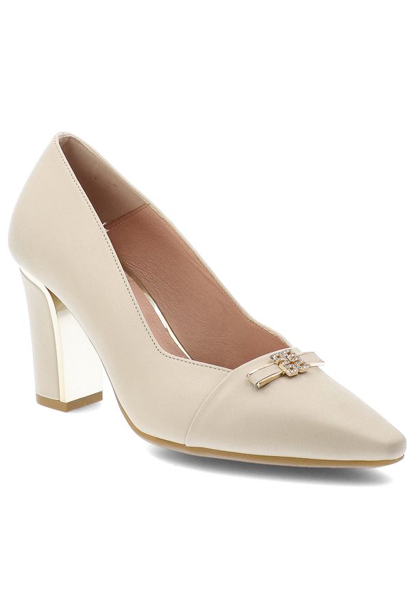 Czółenka damskie Armodo, cholewka ze skóry naturalnej licowej wsuwany fason zabudowany szpiczasty przód, beżowe, DS-976/2/A. Nosek buta: szpiczasty. Kolor: beżowy. Materiał: skóra. Szerokość cholewki: normalna