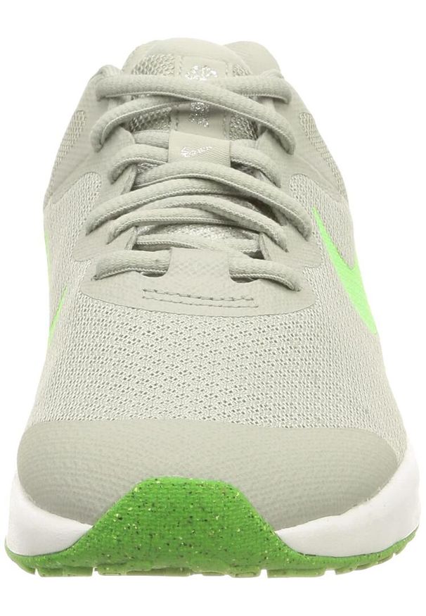 Buty sportowe do biegania męskie Nike Revolution. Okazja: na co dzień. Kolor: szary. Model: Nike Revolution. Sport: fitness