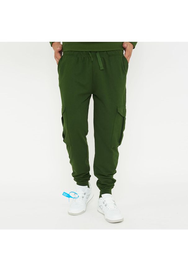 LEGEA - Spodnie sportowe F CARGO ciemnozielone. Kolor: zielony. Materiał: poliester, bawełna. Sport: fitness