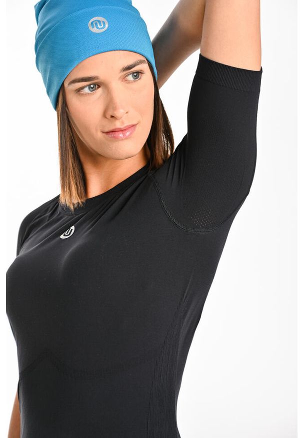 NESSI SPORTSWEAR - Oddychająca Koszulka Z Krótkim Rękawem Ultra. Kolor: czarny. Długość rękawa: krótki rękaw. Długość: krótkie