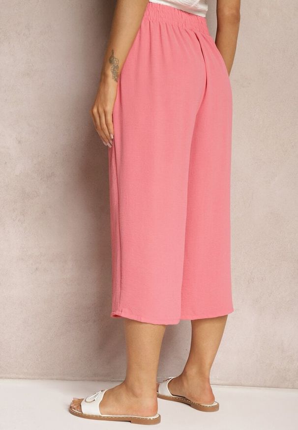 Renee - Różowe Spodnie Palazzo z Gumką w Talii i Długością Nogawki 3/4 Moolia. Kolekcja: plus size. Kolor: różowy. Materiał: materiał