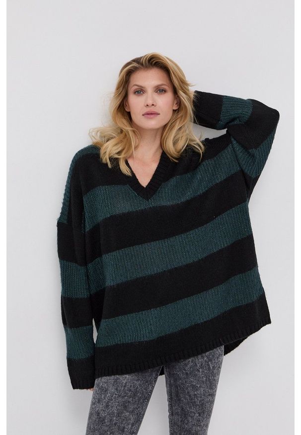 AllSaints - Sweter z domieszką wełny. Kolor: czarny. Materiał: wełna. Długość rękawa: długi rękaw. Długość: długie