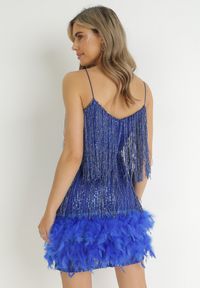 Born2be - Granatowa Sukienka na Ramiączkach z Frędzlami w Cyrkonie i Piórami Mistina. Kolor: niebieski. Materiał: materiał. Długość rękawa: na ramiączkach. Długość: mini #5