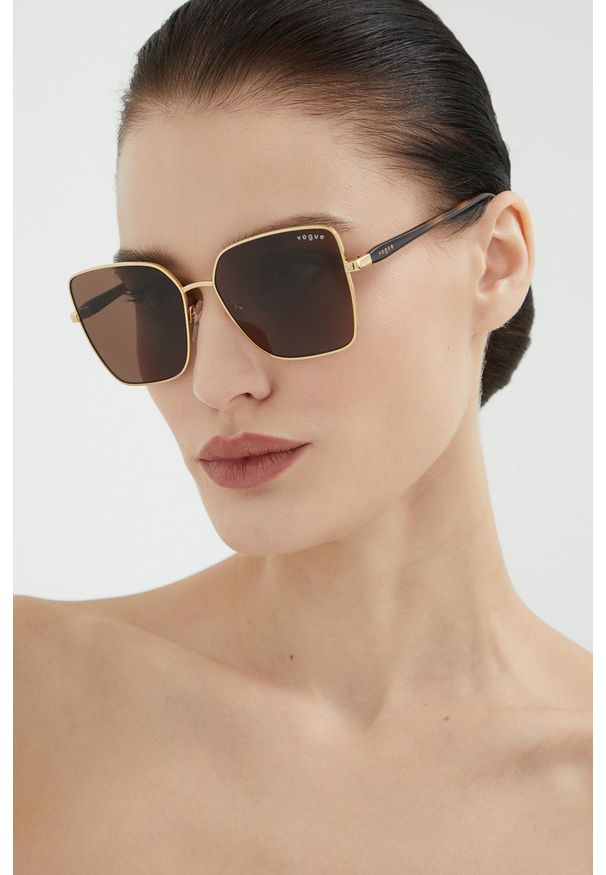 Vogue - VOGUE okulary przeciwsłoneczne damskie kolor brązowy. Kolor: brązowy