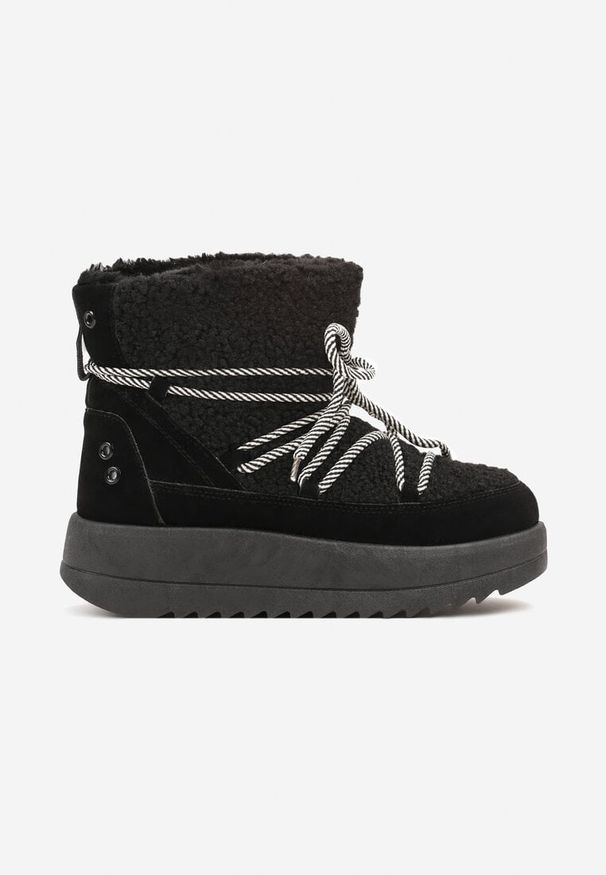 Born2be - Czarne Wsuwane Śniegowce na Grubej Podeszwie Zdobione Futerkiem i Imitacją Sznurówek Avadira. Zapięcie: bez zapięcia. Kolor: czarny. Materiał: futro. Wzór: aplikacja. Sezon: zima