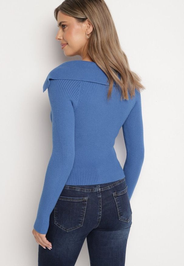 Born2be - Granatowy Dopasowany Kardigan w Prążki Zapinany na Suwak z Szerokim Kołnierzem Zinleina. Okazja: na co dzień, do pracy. Kolor: niebieski. Materiał: jeans. Wzór: prążki. Styl: elegancki, casual