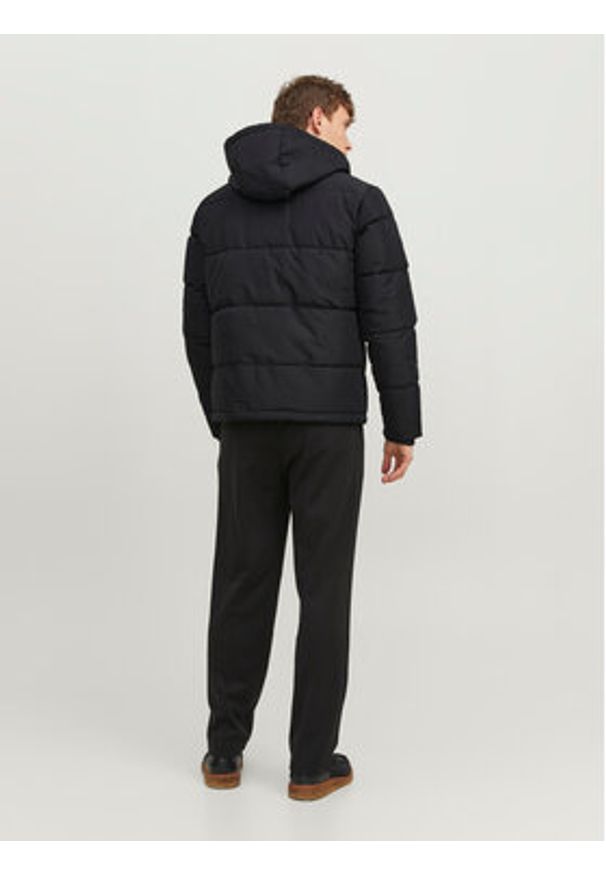 Jack & Jones - Jack&Jones Kurtka zimowa 12236044 Czarny Regular Fit. Kolor: czarny. Materiał: syntetyk. Sezon: zima