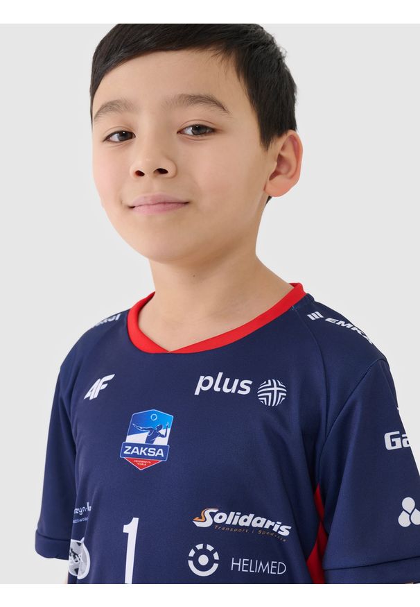 4f - 4F Koszulka meczowa replika wyjazdowa z sezonu 2024/2025 dziecięca 4F x Zaksa Kędzierzyn-Koźle - Kurek - multikolor 122/128 (6-8 lat). Typ kołnierza: dekolt w serek. Kolor: wielokolorowy. Materiał: dzianina, włókno, materiał, syntetyk. Wzór: gładki, nadruk, ze splotem. Sezon: lato. Styl: klasyczny, sportowy