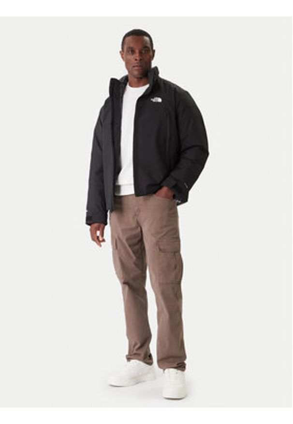 The North Face Kurtka puchowa Mountain Range NF0A8D2B Czarny Regular Fit. Kolor: czarny. Materiał: syntetyk