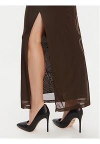 Guess Sukienka codzienna W5YK19 KCZC2 Brązowy Regular Fit. Okazja: na co dzień. Kolor: brązowy. Materiał: syntetyk. Typ sukienki: proste. Styl: casual #4