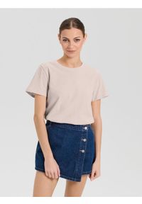 Sinsay - Bawełniana koszulka basic - beżowy. Kolor: beżowy. Materiał: bawełna