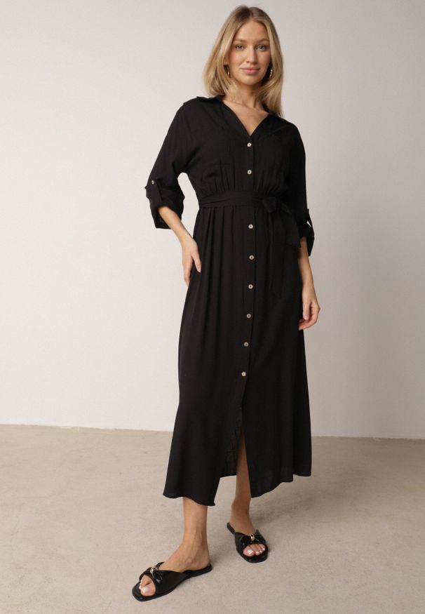 Born2be - Czarna Bawełniana Sukienka Koszulowa w Stylu Safari z Wiązanym Paskiem Atusea. Okazja: na co dzień. Typ kołnierza: typu klepsydra. Kolor: czarny. Materiał: bawełna. Typ sukienki: koszulowe. Styl: casual, elegancki