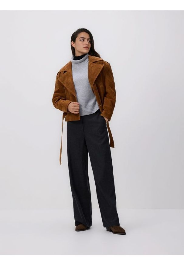 Reserved - Wełniany sweter z golfem - jasnoszary. Typ kołnierza: golf. Kolor: szary. Materiał: wełna