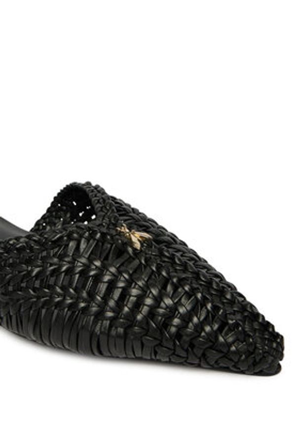 Patrizia Pepe Klapki 8Z0140/L109 Czarny. Kolor: czarny. Materiał: skóra