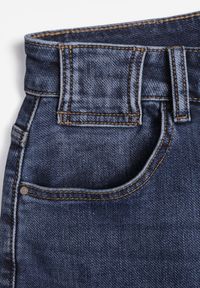 Born2be - Niebieskie Jeansy Mom Fit High Waist z Bawełny Nelimesa. Okazja: na co dzień. Stan: podwyższony. Kolor: niebieski. Styl: casual #7