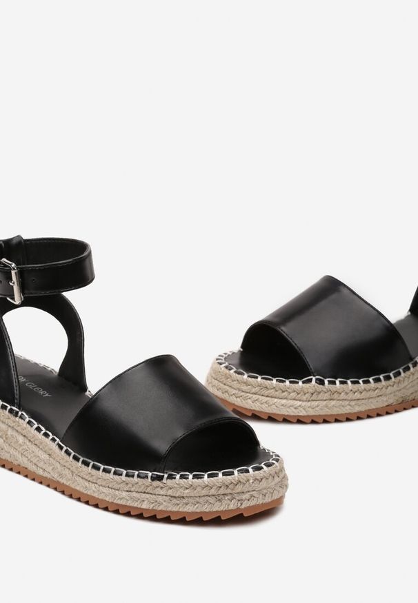 Renee - Czarne Sandały na Płaskim Obcasie z Plecionką i Paskiem ze Sprzączką Linrewa. Zapięcie: pasek. Kolor: czarny. Sezon: lato. Obcas: na obcasie. Styl: elegancki. Wysokość obcasa: niski