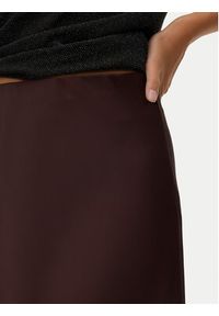 Vero Moda Spódnica midi Elena 10337459 Brązowy Regular Fit. Kolor: brązowy. Materiał: syntetyk