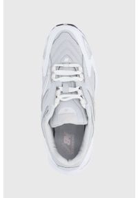 New Balance Buty kolor srebrny. Nosek buta: okrągły. Zapięcie: sznurówki. Kolor: srebrny. Materiał: guma #3