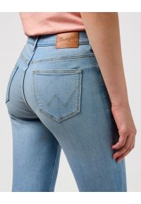 Wrangler - DAMSKIE SPODNIE WRANGLER STRAIGHT LOVE LETTERS 112350946 #4