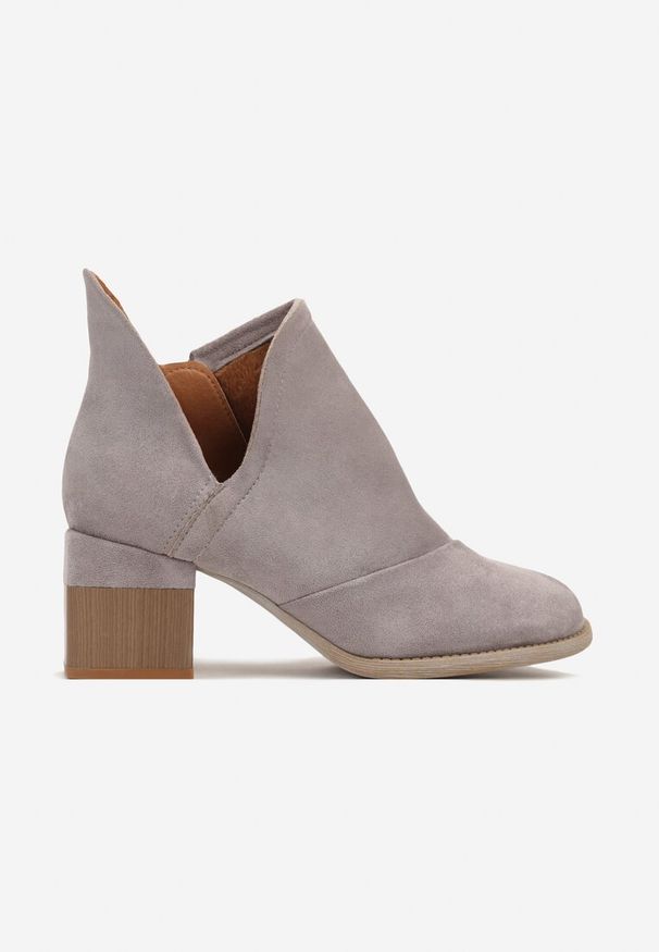 Renee - Szare Botki Boho Ozdobione Wycięciem i Drewnianą Wstawką na Słupku Tioria. Okazja: na co dzień. Kolor: szary. Materiał: skóra, jeans. Wzór: aplikacja. Obcas: na słupku. Styl: boho