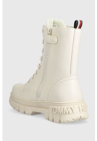 TOMMY HILFIGER - Tommy Hilfiger obuwie zimowe kolor biały. Nosek buta: okrągły. Zapięcie: sznurówki. Kolor: biały. Materiał: materiał. Sezon: zima #4