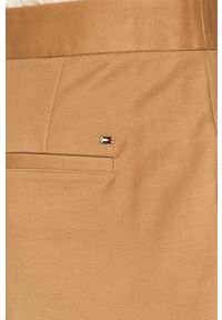 TOMMY HILFIGER - Tommy Hilfiger - Spodnie. Kolor: beżowy. Materiał: tkanina, bawełna, elastan. Wzór: gładki #4