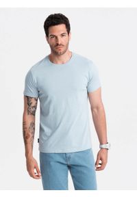 Ombre Clothing - T-shirt męski klasyczny bawełniany BASIC - jasnoniebieski V19 - Rozmiar: L. Kolor: niebieski. Materiał: bawełna. Styl: klasyczny