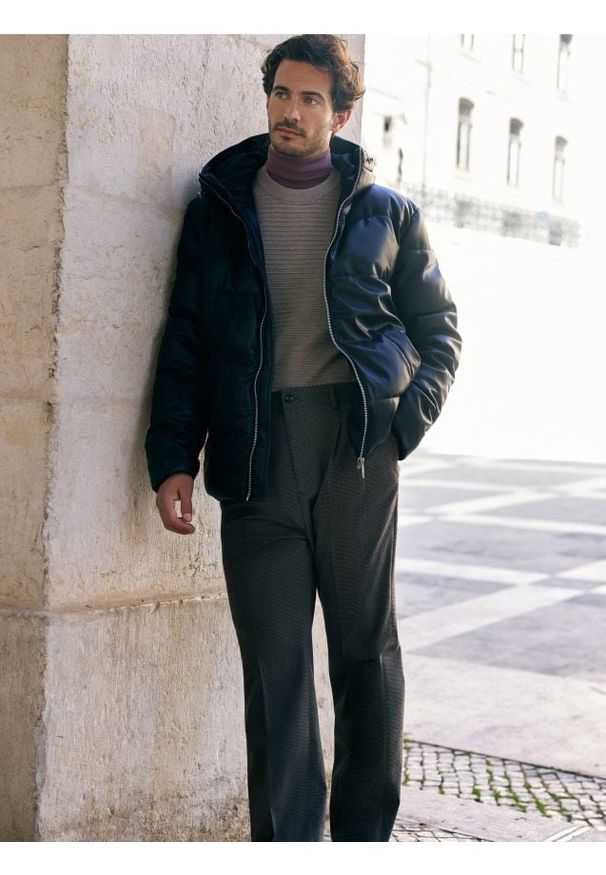 Reserved - Spodnie z plecionym paskiem - ciemnoszary. Kolor: szary