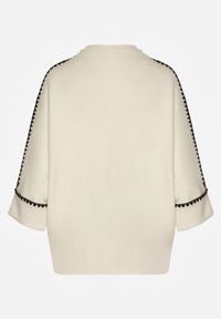 Born2be - Jasnobeżowy Sweter z Kontrastową Lamówką Tuselle. Okazja: na spotkanie biznesowe, do pracy. Kolor: beżowy. Materiał: jeans. Styl: biznesowy #6