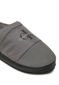 Calvin Klein Jeans Kapcie Home Slipper Mono YM0YM00840 Szary. Kolor: szary. Materiał: skóra