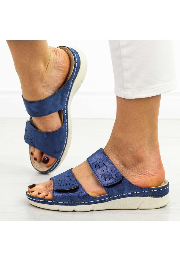 POTOCKI - Granatowe klapki damskie Potocki 90321. Kolor: niebieski. Materiał: skóra. Sezon: wiosna, lato. Styl: klasyczny