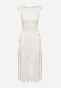 Born2be - Biała Koronkowa Sukienka o Rozkloszowanym Kroju z Odkrytymi Plecami Nelamia. Okazja: na imprezę, na co dzień. Kolor: biały. Materiał: koronka. Długość rękawa: bez rękawów. Styl: wizytowy, casual, elegancki #6