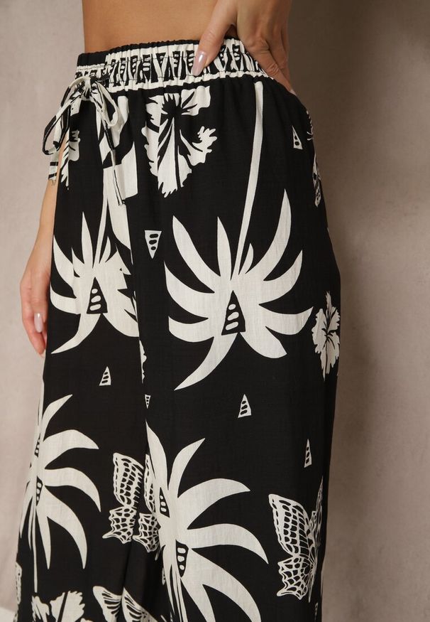 Renee - Czarne Szerokie Spodnie z Gumką w Pasie w Stylu Boho Evirami. Kolor: czarny. Sezon: lato. Styl: boho