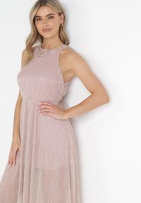 Born2be - Różowa Koktajlowa Sukienka z Gumką w Talii z Metaliczną Nicią Lilyan. Kolor: różowy. Wzór: aplikacja. Styl: wizytowy. Długość: maxi #2