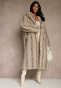 Renee - Jasnobeżowy Płaszcz Futerko o Jednorzędowym Fasonie Cataris. Okazja: na co dzień. Kolor: beżowy. Materiał: futro. Styl: casual, elegancki #1