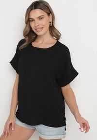 Born2be - Czarna Bluzka o Kroju Nietoperza Faderia. Okazja: na co dzień. Kolor: czarny. Materiał: jeans. Styl: casual