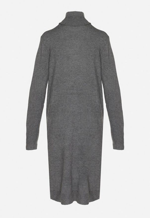 Born2be - Ciemnoszara Sweterkowa Sukienka z Wełną Bawełną i Golfem o Pudełkowym Kroju Akenavia. Okazja: na co dzień. Typ kołnierza: golf. Kolor: szary. Materiał: wełna, bawełna. Styl: elegancki, casual