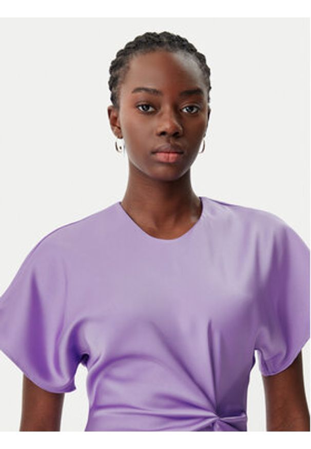 Rinascimento Sukienka koktajlowa CFC0122932003 Fioletowy Regular Fit. Kolor: fioletowy. Materiał: syntetyk. Styl: wizytowy