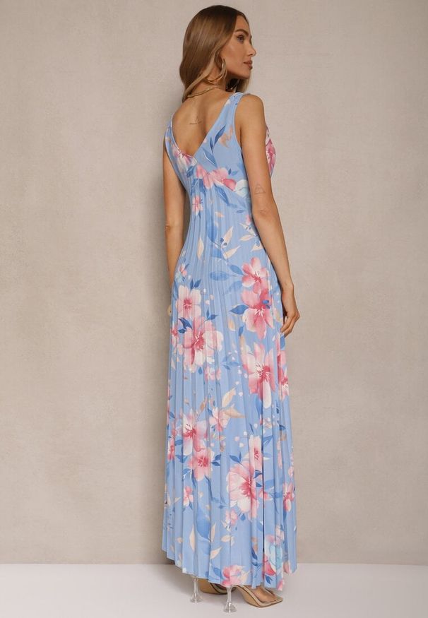 Renee - Niebieska Plisowana Sukienka o Rozkloszowanym Fasonie na Szerokich Ramiączkach Nitanela. Typ kołnierza: dekolt w serek. Kolor: niebieski. Materiał: materiał. Długość rękawa: na ramiączkach. Typ sukienki: plisowane. Styl: elegancki