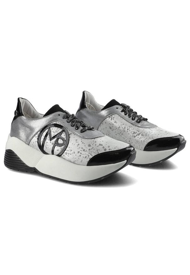 Massimo POLI - Sneakersy damskie Massimo Poli, ze skórzaną cholewką o tłoczonej fakturze wiązaniem na oczka metalową ozdobą i masywną elastyczną podeszwą, srebrno-c. Kolor: czarny. Materiał: skóra. Szerokość cholewki: normalna. Wzór: aplikacja. Styl: elegancki